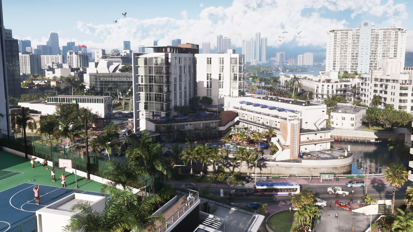 Routes, palmiers et terrain de basket dans Vice City